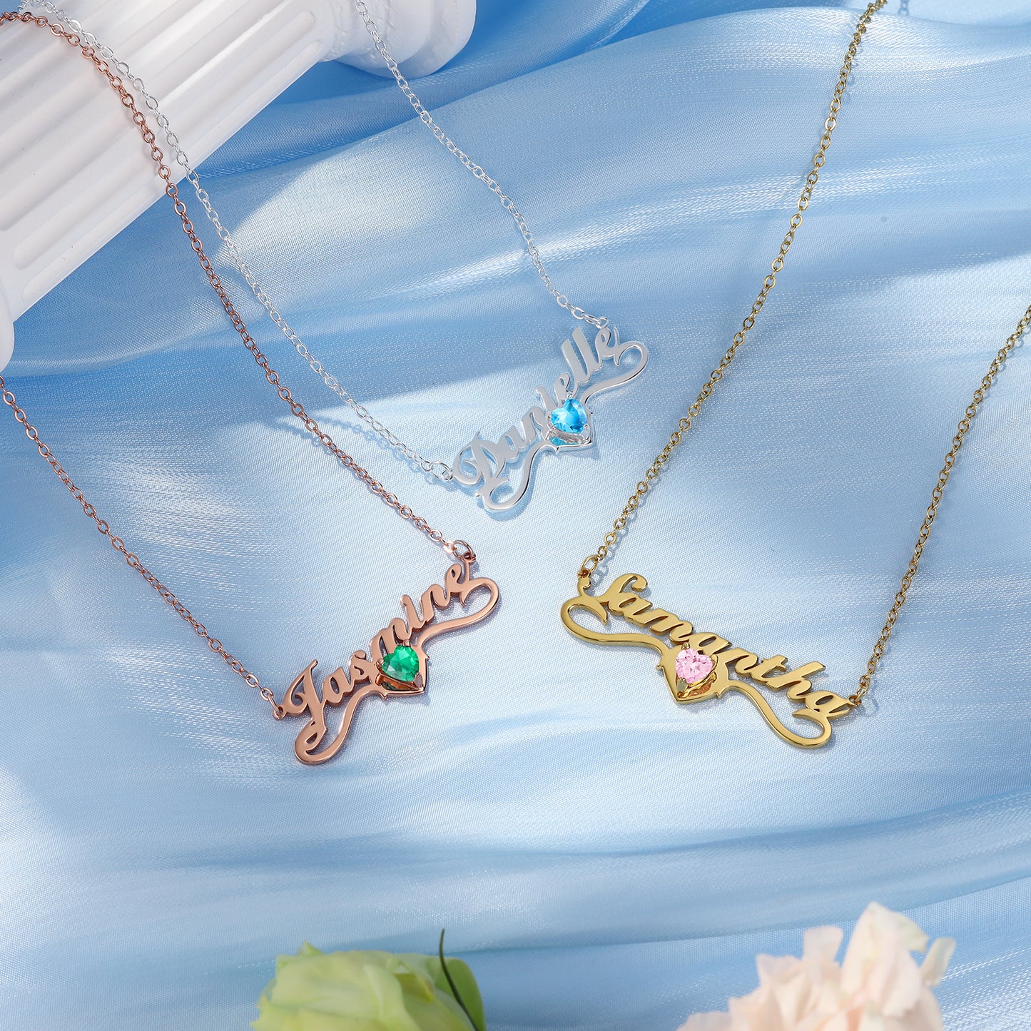 Middle Heart Name Necklace